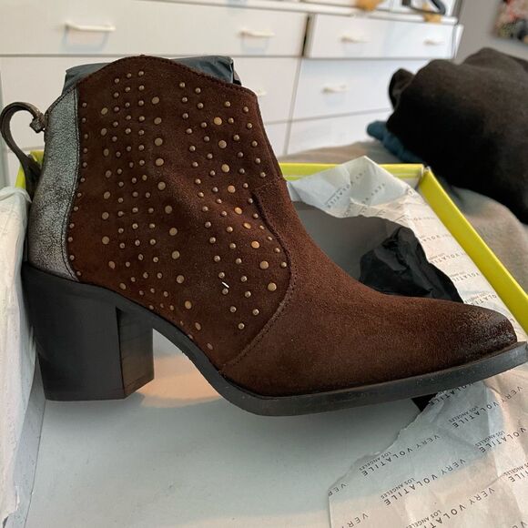 Very Volatile Zeke Studded Western Ankle Boots Brown Suede Stack Heel 7.5 - Picture 7 of 10